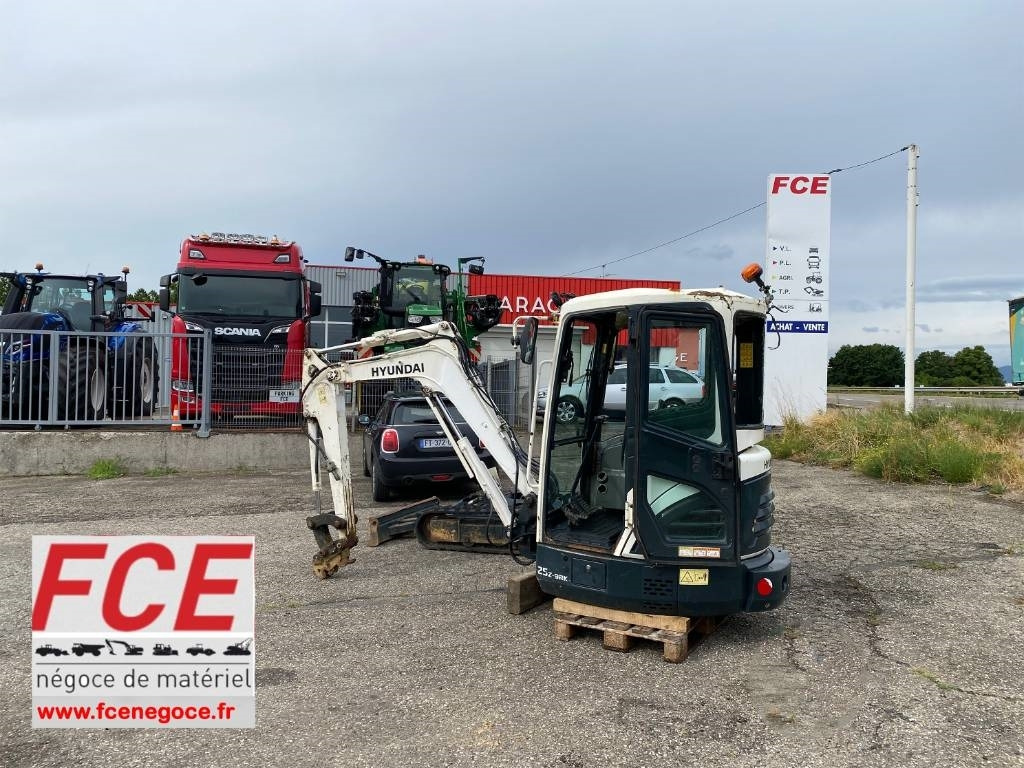 Hyundai ROBEX 25Z-9AK Certificat CE endommagée - Mini bager: slika Hyundai ROBEX 25Z-9AK Certificat CE endommagée - Mini bager Hyundai ROBEX 25Z-9AK Certificat CE endommagée - Mini bager: slika Hyundai ROBEX 25Z-9AK Certificat CE endommagée - Mini bager