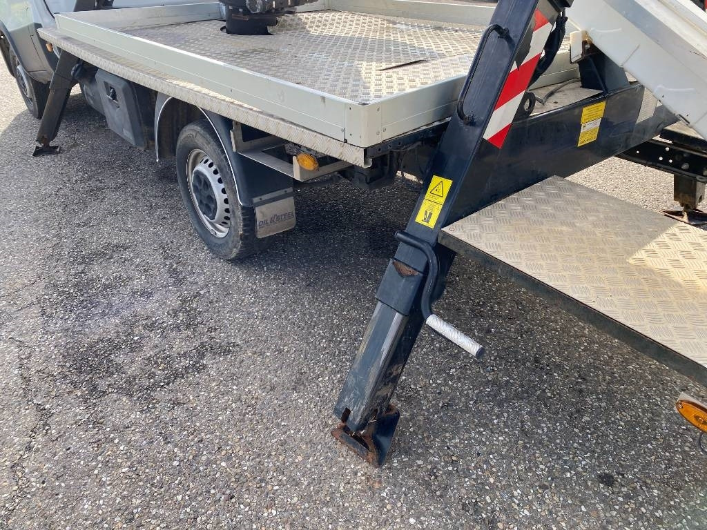 Podizna platforma montirana na kamion Iveco DAILY 35-140S / 2.3 Multijet 136-OIL&STEEL: slika Podizna platforma montirana na kamion Iveco DAILY 35-140S / 2.3 Multijet 136-OIL&STEEL Podizna platforma montirana na kamion Iveco DAILY 35-140S / 2.3 Multijet 136-OIL&STEEL: slika Podizna platforma montirana na kamion Iveco DAILY 35-140S / 2.3 Multijet 136-OIL&STEEL