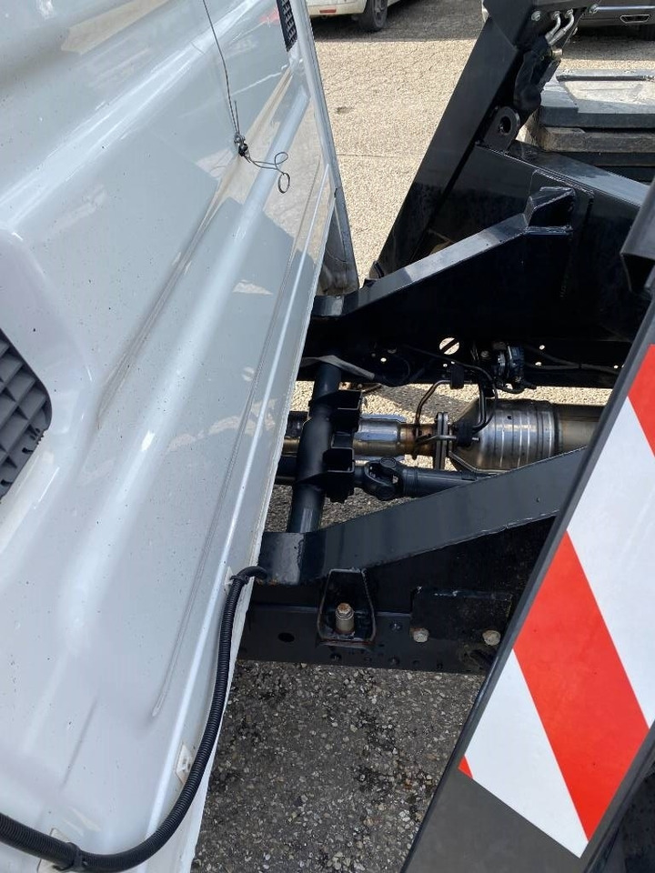 Podizna platforma montirana na kamion Iveco DAILY 35-140S / 2.3 Multijet 136-OIL&STEEL: slika Podizna platforma montirana na kamion Iveco DAILY 35-140S / 2.3 Multijet 136-OIL&STEEL Podizna platforma montirana na kamion Iveco DAILY 35-140S / 2.3 Multijet 136-OIL&STEEL: slika Podizna platforma montirana na kamion Iveco DAILY 35-140S / 2.3 Multijet 136-OIL&STEEL