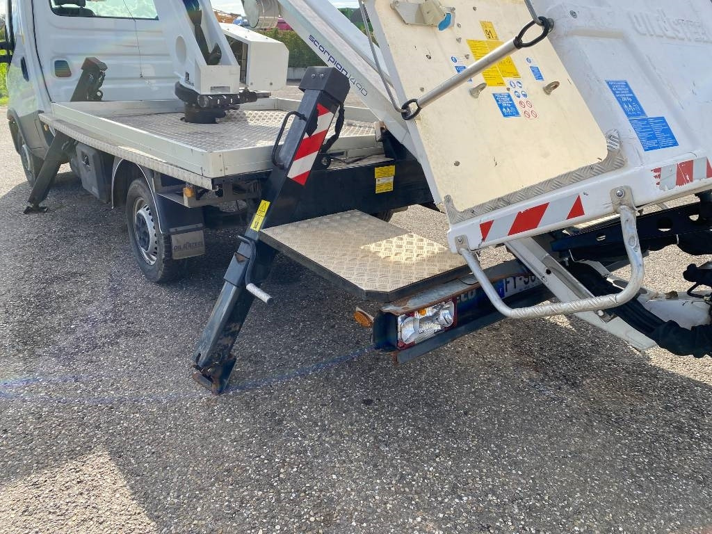 Podizna platforma montirana na kamion Iveco DAILY 35-140S / 2.3 Multijet 136-OIL&STEEL: slika Podizna platforma montirana na kamion Iveco DAILY 35-140S / 2.3 Multijet 136-OIL&STEEL Podizna platforma montirana na kamion Iveco DAILY 35-140S / 2.3 Multijet 136-OIL&STEEL: slika Podizna platforma montirana na kamion Iveco DAILY 35-140S / 2.3 Multijet 136-OIL&STEEL