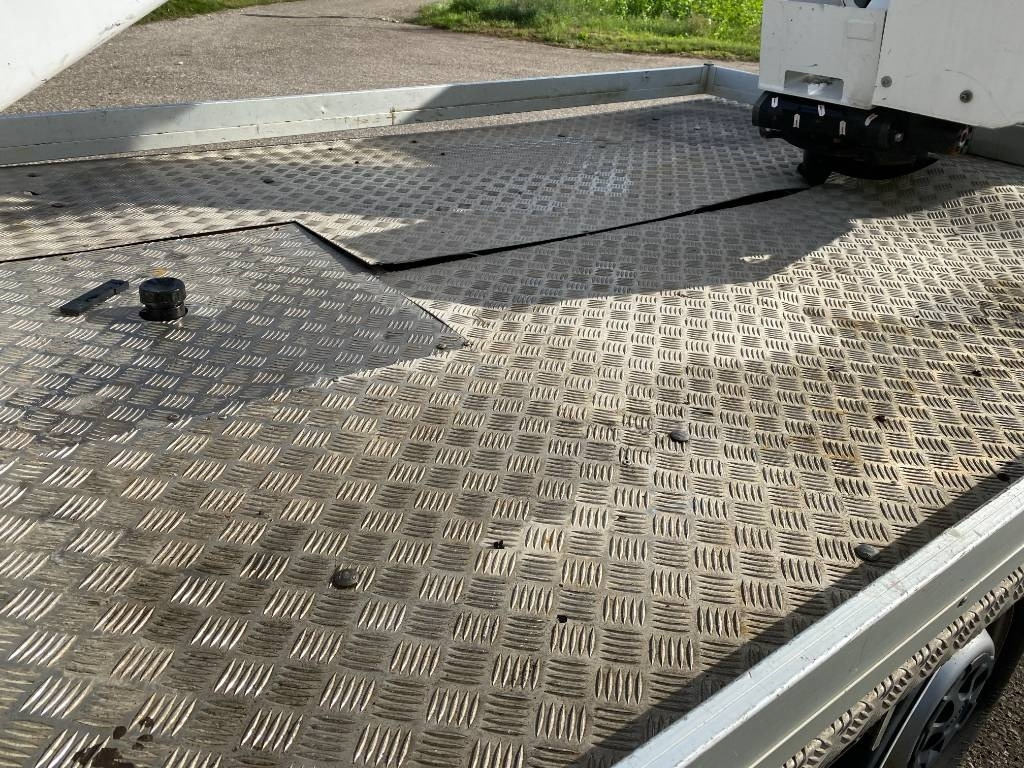 Podizna platforma montirana na kamion Iveco DAILY 35-140S / 2.3 Multijet 136-OIL&STEEL: slika Podizna platforma montirana na kamion Iveco DAILY 35-140S / 2.3 Multijet 136-OIL&STEEL Podizna platforma montirana na kamion Iveco DAILY 35-140S / 2.3 Multijet 136-OIL&STEEL: slika Podizna platforma montirana na kamion Iveco DAILY 35-140S / 2.3 Multijet 136-OIL&STEEL