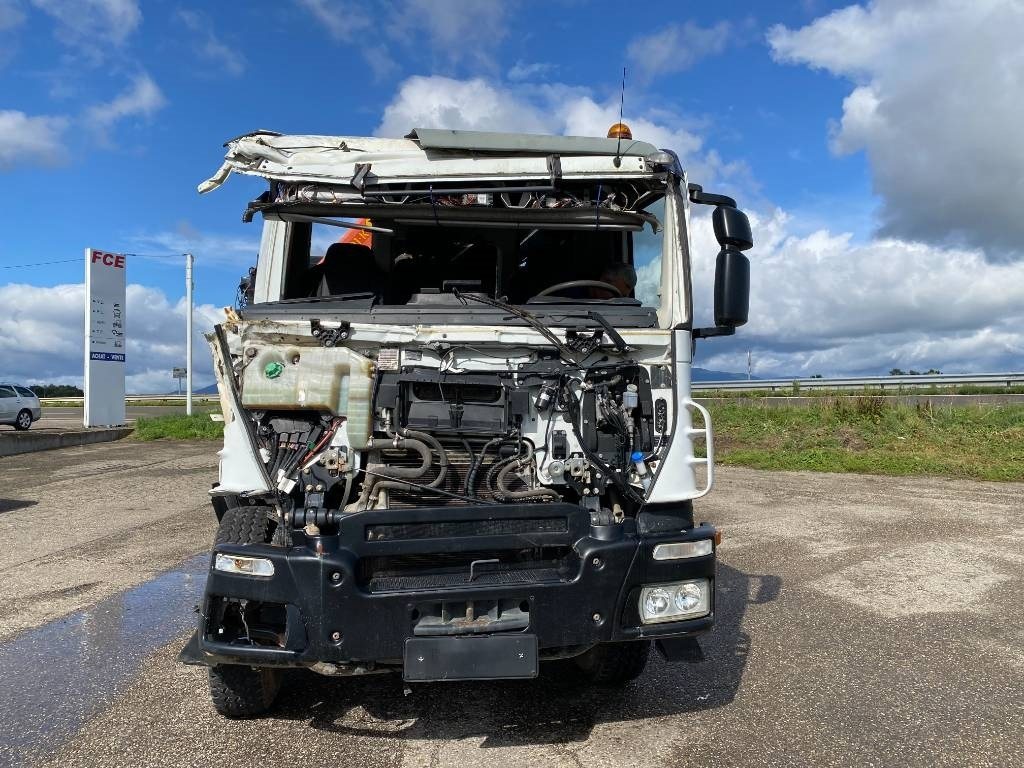 Iveco TRAKKER 410/EEV -PALFINGER PK13001-T18 endommagé - Kamion s kukastom dizalicom: slika Iveco TRAKKER 410/EEV -PALFINGER PK13001-T18 endommagé - Kamion s kukastom dizalicom Iveco TRAKKER 410/EEV -PALFINGER PK13001-T18 endommagé - Kamion s kukastom dizalicom: slika Iveco TRAKKER 410/EEV -PALFINGER PK13001-T18 endommagé - Kamion s kukastom dizalicom