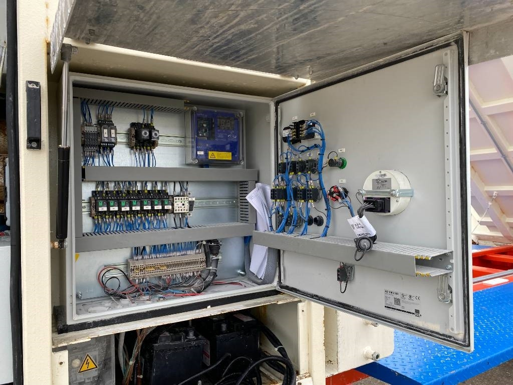 Kamper UNIVAC Aspirateur Mobile SC90DAV9AR-C: slika Kamper UNIVAC Aspirateur Mobile SC90DAV9AR-C Kamper UNIVAC Aspirateur Mobile SC90DAV9AR-C: slika Kamper UNIVAC Aspirateur Mobile SC90DAV9AR-C