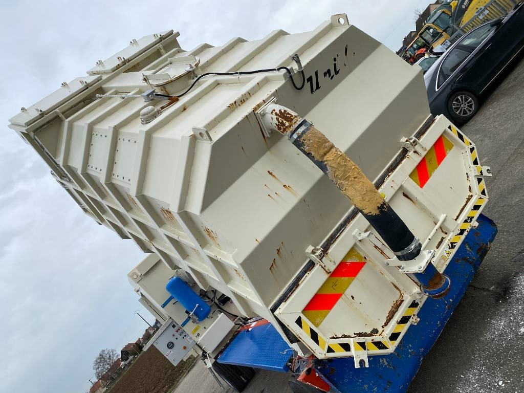 Kamper UNIVAC Aspirateur Mobile SC90DAV9AR-C: slika Kamper UNIVAC Aspirateur Mobile SC90DAV9AR-C Kamper UNIVAC Aspirateur Mobile SC90DAV9AR-C: slika Kamper UNIVAC Aspirateur Mobile SC90DAV9AR-C