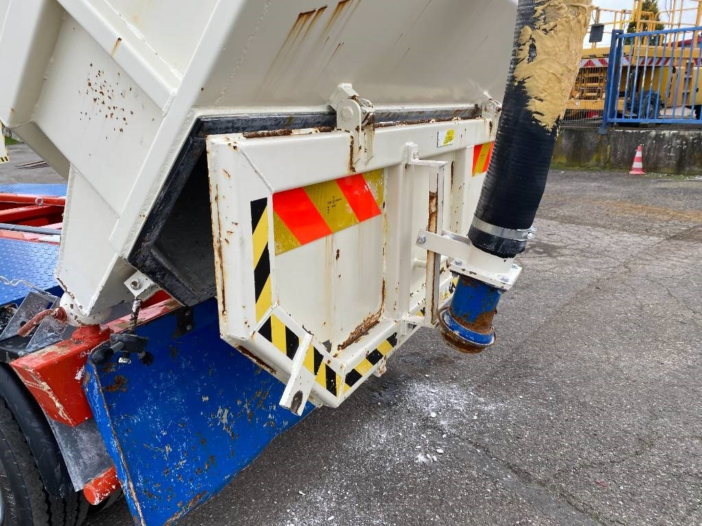 Kamper UNIVAC Aspirateur Mobile SC90DAV9AR-C: slika Kamper UNIVAC Aspirateur Mobile SC90DAV9AR-C Kamper UNIVAC Aspirateur Mobile SC90DAV9AR-C: slika Kamper UNIVAC Aspirateur Mobile SC90DAV9AR-C