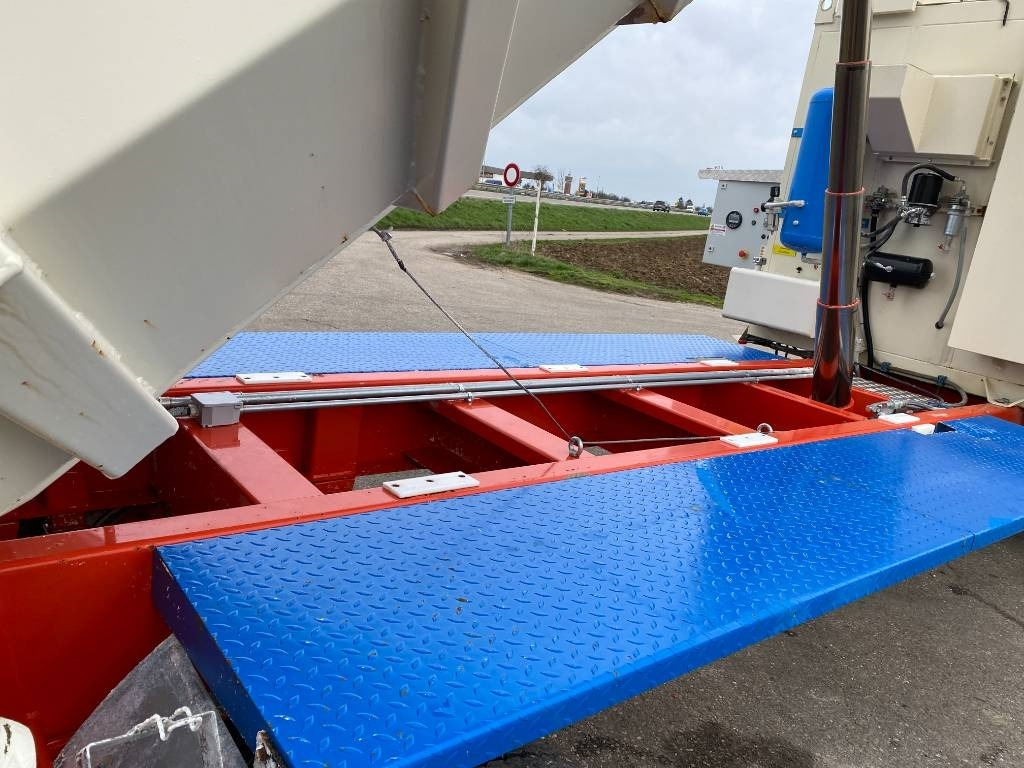 Kamper UNIVAC Aspirateur Mobile SC90DAV9AR-C: slika Kamper UNIVAC Aspirateur Mobile SC90DAV9AR-C Kamper UNIVAC Aspirateur Mobile SC90DAV9AR-C: slika Kamper UNIVAC Aspirateur Mobile SC90DAV9AR-C