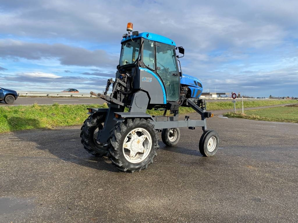 Landini REX R70V Enjambeur a Grand dégagement endommagé - Traktor: slika Landini REX R70V Enjambeur a Grand dégagement endommagé - Traktor Landini REX R70V Enjambeur a Grand dégagement endommagé - Traktor: slika Landini REX R70V Enjambeur a Grand dégagement endommagé - Traktor
