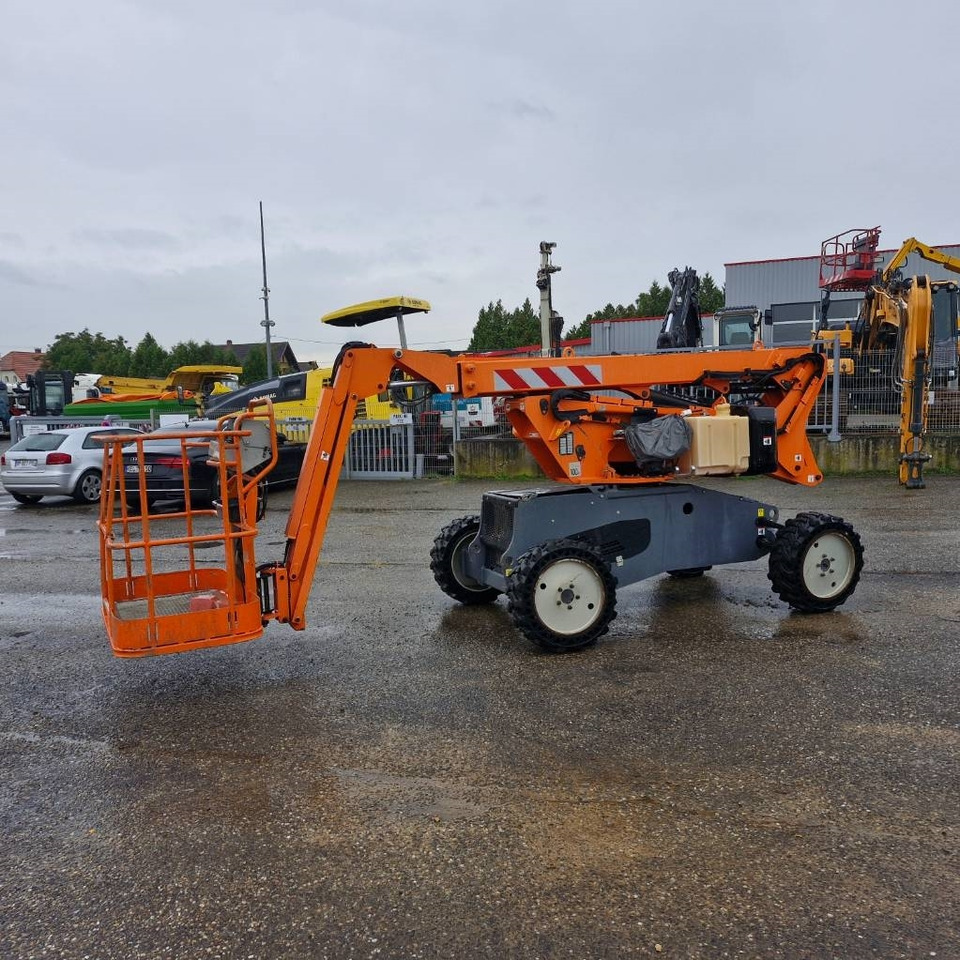 Manitou MAN GO12 - Zglobni krak: slika Manitou MAN GO12 - Zglobni krak Manitou MAN GO12 - Zglobni krak: slika Manitou MAN GO12 - Zglobni krak