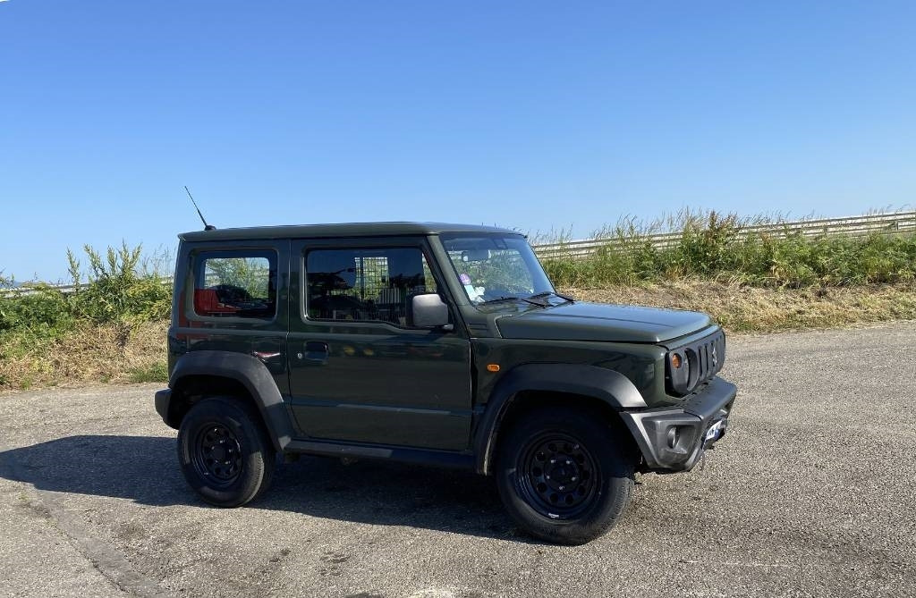 Suzuki JIMNY 1.5i 102/AllGrip endommagé - Automobil: slika Suzuki JIMNY 1.5i 102/AllGrip endommagé - Automobil Suzuki JIMNY 1.5i 102/AllGrip endommagé - Automobil: slika Suzuki JIMNY 1.5i 102/AllGrip endommagé - Automobil