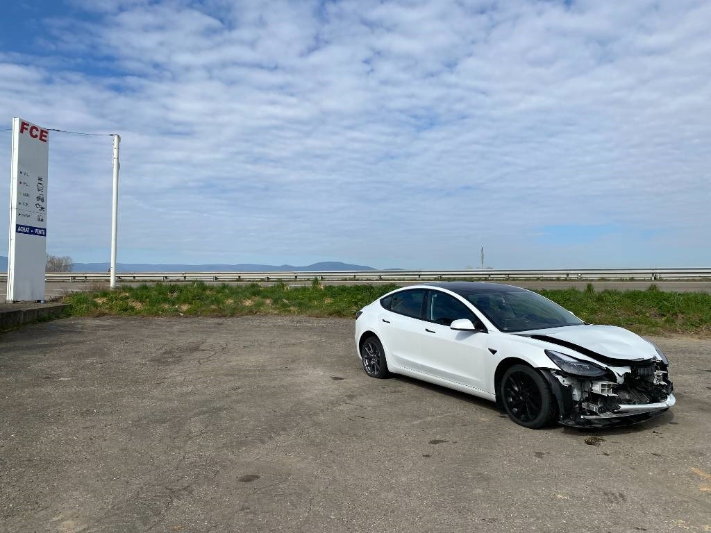 Tesla MODEL 3 - 5YJ3 Rwd Origine Française - Limuzina: slika Tesla MODEL 3 - 5YJ3 Rwd Origine Française - Limuzina Tesla MODEL 3 - 5YJ3 Rwd Origine Française - Limuzina: slika Tesla MODEL 3 - 5YJ3 Rwd Origine Française - Limuzina