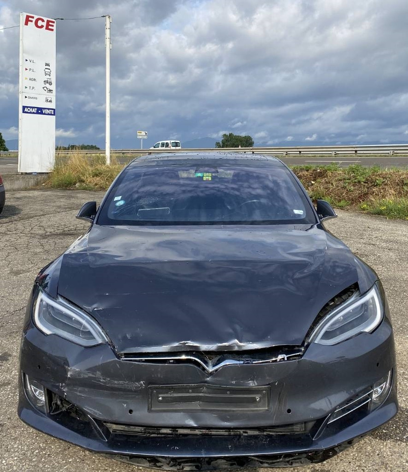 Tesla MODEL S 100D Carte Grise Française endommagée - Automobil: slika Tesla MODEL S 100D Carte Grise Française endommagée - Automobil Tesla MODEL S 100D Carte Grise Française endommagée - Automobil: slika Tesla MODEL S 100D Carte Grise Française endommagée - Automobil