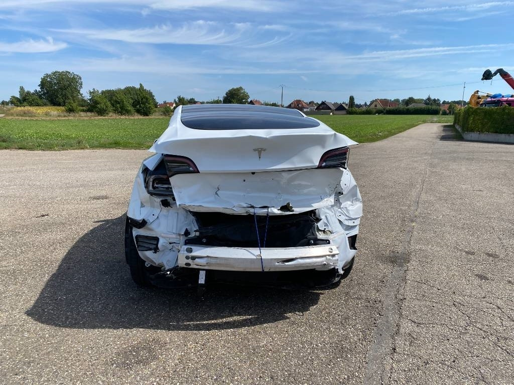 Tesla Model Y RWD / Origine Française endommagée - Automobil: slika Tesla Model Y RWD / Origine Française endommagée - Automobil Tesla Model Y RWD / Origine Française endommagée - Automobil: slika Tesla Model Y RWD / Origine Française endommagée - Automobil