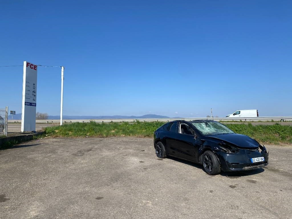 Tesla Model Y RWD/Origine Française endommagée - Automobil: slika Tesla Model Y RWD/Origine Française endommagée - Automobil Tesla Model Y RWD/Origine Française endommagée - Automobil: slika Tesla Model Y RWD/Origine Française endommagée - Automobil