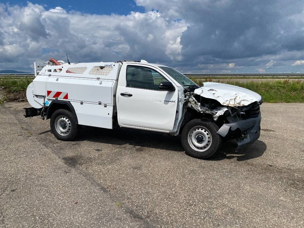 Toyota HILUX 2.4 D4D /MINIMAX COMBINE LONGWAY endommagé - Vakum kamion: slika Toyota HILUX 2.4 D4D /MINIMAX COMBINE LONGWAY endommagé - Vakum kamion Toyota HILUX 2.4 D4D /MINIMAX COMBINE LONGWAY endommagé - Vakum kamion: slika Toyota HILUX 2.4 D4D /MINIMAX COMBINE LONGWAY endommagé - Vakum kamion