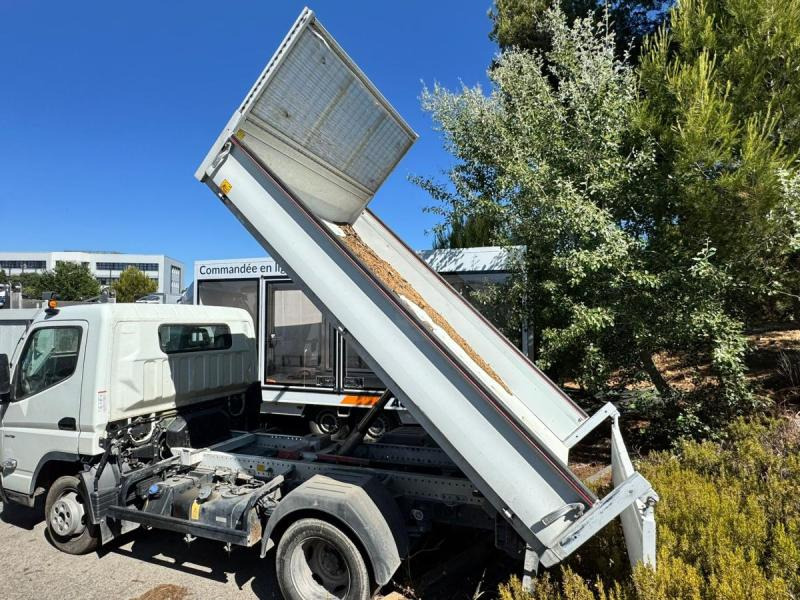 Mitsubishi Fuso FUSO CANTER 35C13 BENNE - Mali kamion kiper: slika Mitsubishi Fuso FUSO CANTER 35C13 BENNE - Mali kamion kiper Mitsubishi Fuso FUSO CANTER 35C13 BENNE - Mali kamion kiper: slika Mitsubishi Fuso FUSO CANTER 35C13 BENNE - Mali kamion kiper