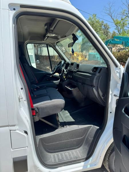 Renault Master 2.5 150 cv - Dostavno vozilo sa zatvorenim sandukom: slika Renault Master 2.5 150 cv - Dostavno vozilo sa zatvorenim sandukom Renault Master 2.5 150 cv - Dostavno vozilo sa zatvorenim sandukom: slika Renault Master 2.5 150 cv - Dostavno vozilo sa zatvorenim sandukom