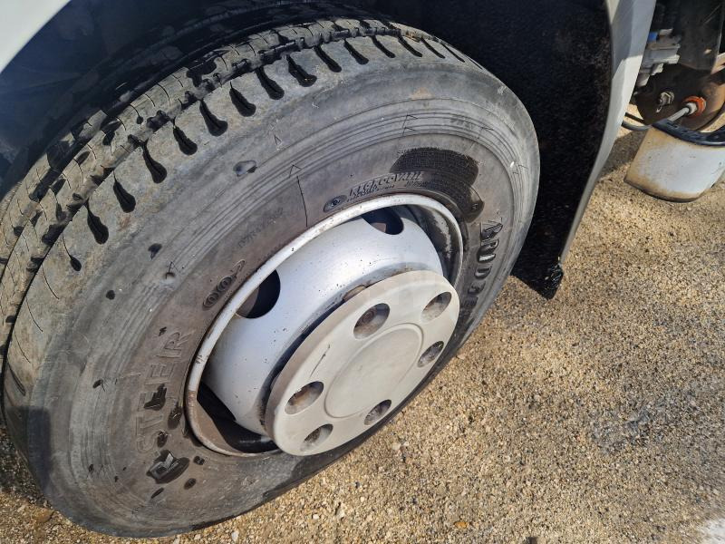 Kamion sandučar Renault Midlum 180 DCI: slika Kamion sandučar Renault Midlum 180 DCI