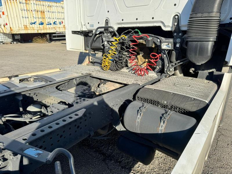 Tegljač Mercedes ACTROS 1851: slika Tegljač Mercedes ACTROS 1851