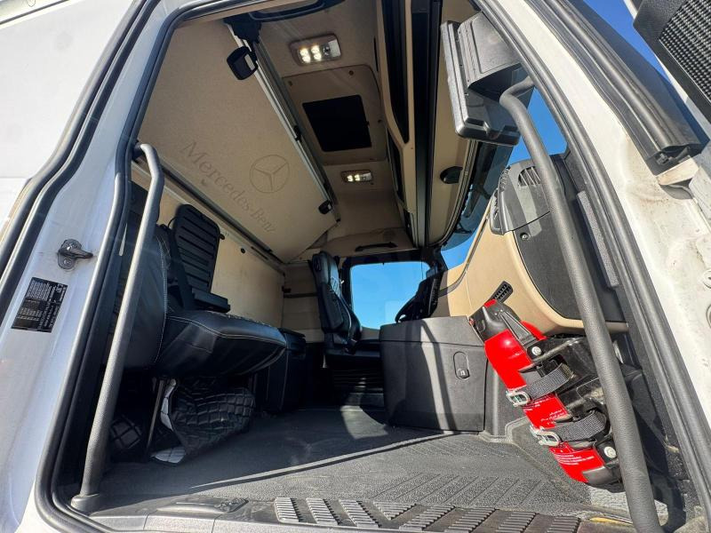 Tegljač Mercedes ACTROS 1851: slika Tegljač Mercedes ACTROS 1851