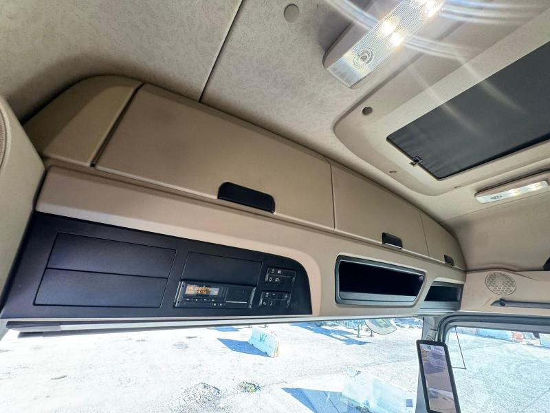 Tegljač Mercedes ACTROS 1851: slika Tegljač Mercedes ACTROS 1851