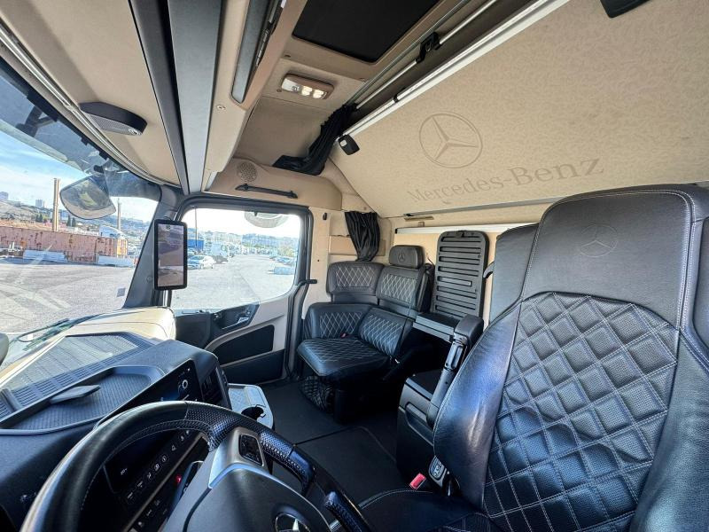 Tegljač Mercedes ACTROS 1851: slika Tegljač Mercedes ACTROS 1851