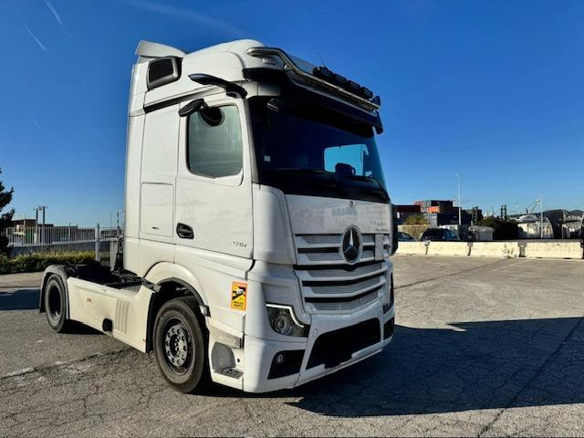 Mercedes ACTROS 1851 - Tegljač: slika Mercedes ACTROS 1851 - Tegljač Mercedes ACTROS 1851 - Tegljač: slika Mercedes ACTROS 1851 - Tegljač
