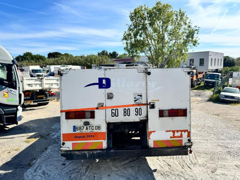 Mercedes Axor 1828 - Tegljač: slika Mercedes Axor 1828 - Tegljač Mercedes Axor 1828 - Tegljač: slika Mercedes Axor 1828 - Tegljač