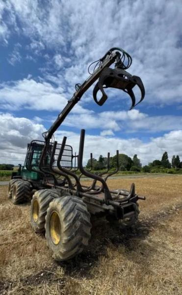 Timberjack 810B PORTEUR GRUE FORESTIER - Forvarder: slika Timberjack 810B PORTEUR GRUE FORESTIER - Forvarder Timberjack 810B PORTEUR GRUE FORESTIER - Forvarder: slika Timberjack 810B PORTEUR GRUE FORESTIER - Forvarder