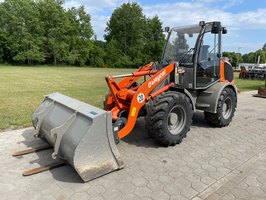 Atlas AR400 - Utovarivač na kotačima: slika Atlas AR400 - Utovarivač na kotačima Atlas AR400 - Utovarivač na kotačima: slika Atlas AR400 - Utovarivač na kotačima