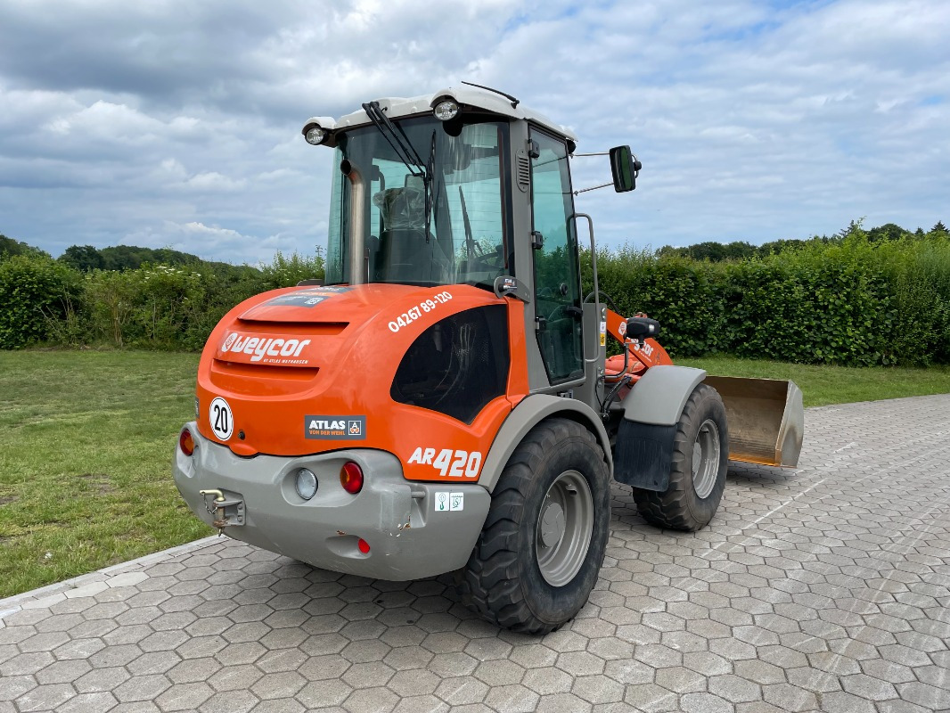 Atlas AR420 - Utovarivač na kotačima: slika Atlas AR420 - Utovarivač na kotačima Atlas AR420 - Utovarivač na kotačima: slika Atlas AR420 - Utovarivač na kotačima