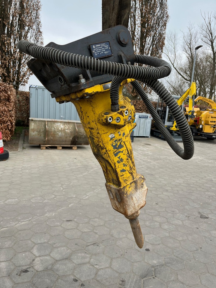 Atlas Copco SB152 - Hidraulični čekić: slika Atlas Copco SB152 - Hidraulični čekić Atlas Copco SB152 - Hidraulični čekić: slika Atlas Copco SB152 - Hidraulični čekić