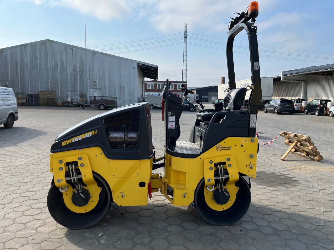 Bomag BW100AD-5 - Valjak: slika Bomag BW100AD-5 - Valjak Bomag BW100AD-5 - Valjak: slika Bomag BW100AD-5 - Valjak
