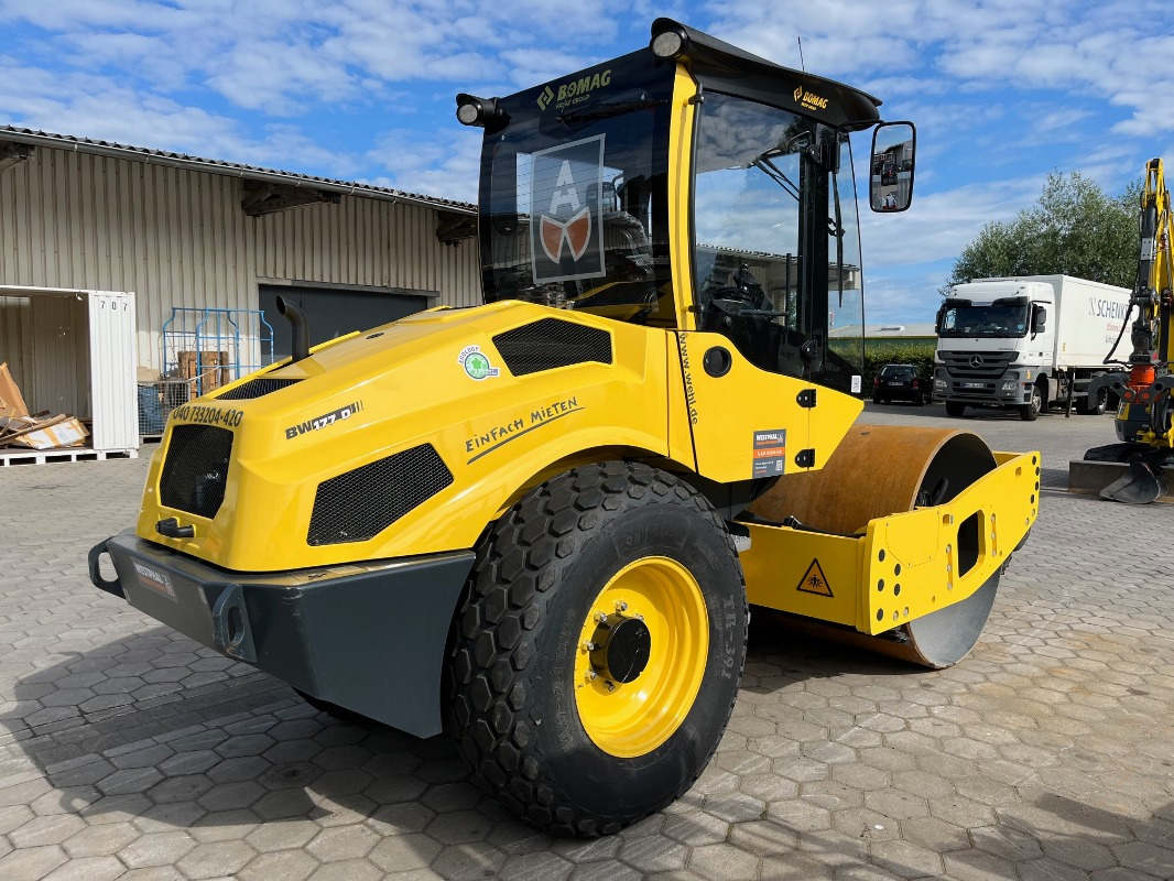 Bomag BW177D-5 - Valjak: slika Bomag BW177D-5 - Valjak Bomag BW177D-5 - Valjak: slika Bomag BW177D-5 - Valjak