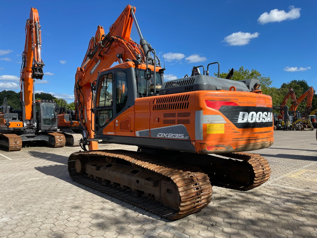 Doosan DX235LC-5 - Bager gusjeničar: slika Doosan DX235LC-5 - Bager gusjeničar Doosan DX235LC-5 - Bager gusjeničar: slika Doosan DX235LC-5 - Bager gusjeničar