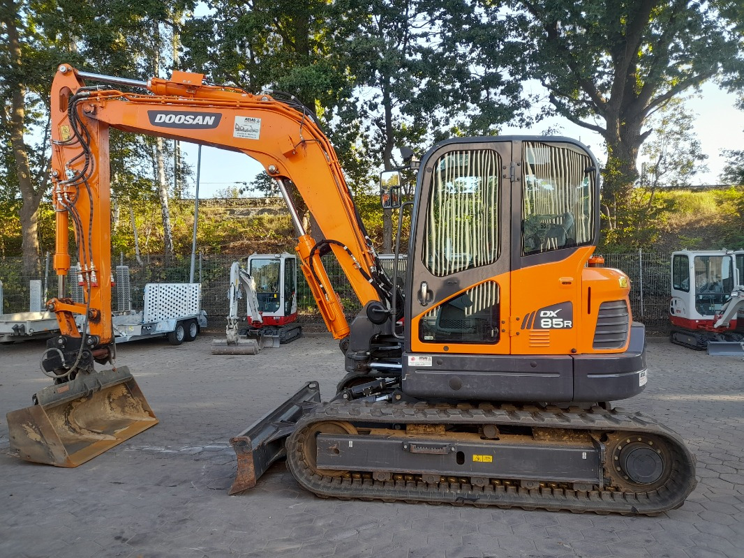 Doosan DX85R-3 - Bager: slika Doosan DX85R-3 - Bager Doosan DX85R-3 - Bager: slika Doosan DX85R-3 - Bager