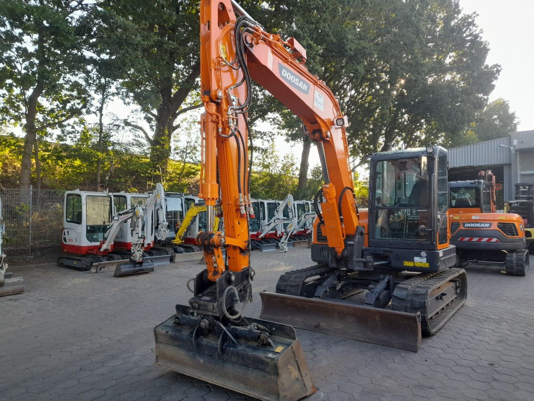 Doosan DX85R-3 - Bager: slika Doosan DX85R-3 - Bager Doosan DX85R-3 - Bager: slika Doosan DX85R-3 - Bager