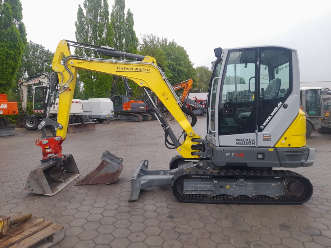 Neuson ET42 - Mini bager: slika Neuson ET42 - Mini bager Neuson ET42 - Mini bager: slika Neuson ET42 - Mini bager