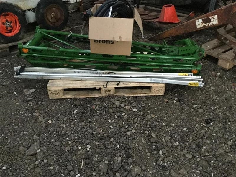 Amazone UG3000 - Vučena prskalica: slika Amazone UG3000 - Vučena prskalica Amazone UG3000 - Vučena prskalica: slika Amazone UG3000 - Vučena prskalica