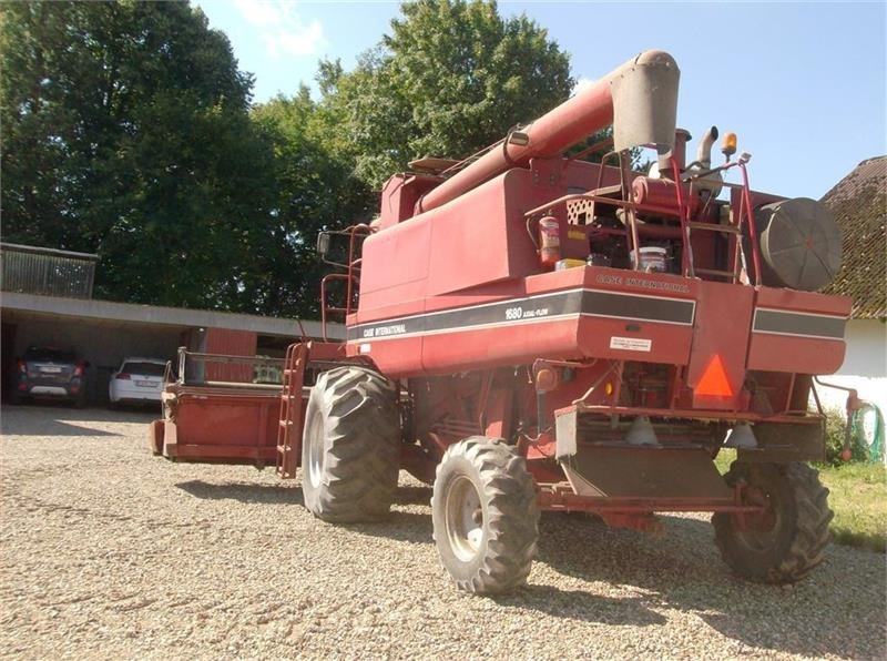 Case IH 1680 E 22 fod skærebord og ekstra bredde hjul - Kombajn za žetvu: slika Case IH 1680 E 22 fod skærebord og ekstra bredde hjul - Kombajn za žetvu Case IH 1680 E 22 fod skærebord og ekstra bredde hjul - Kombajn za žetvu: slika Case IH 1680 E 22 fod skærebord og ekstra bredde hjul - Kombajn za žetvu