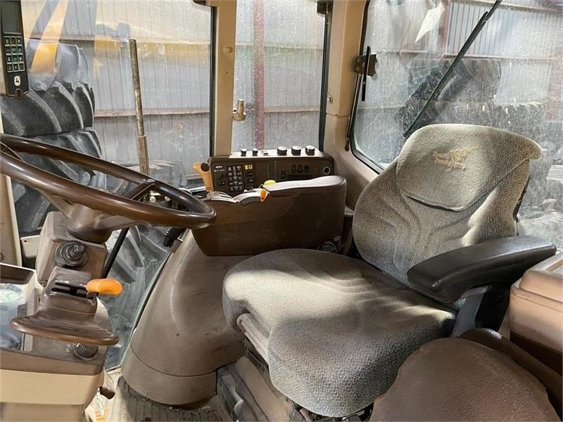John Deere 6920 S Autopower - Traktor: slika John Deere 6920 S Autopower - Traktor John Deere 6920 S Autopower - Traktor: slika John Deere 6920 S Autopower - Traktor