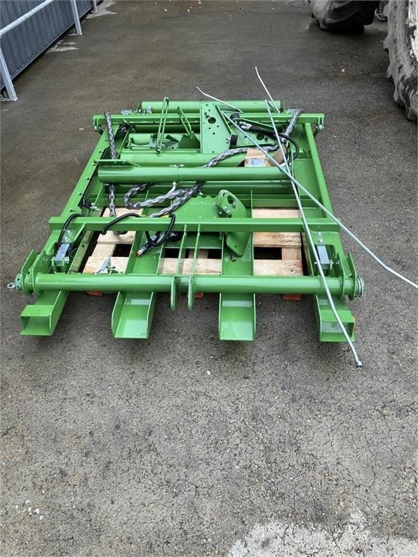 Krone 4X4 Ballesliske - Kvadratna balirka: slika Krone 4X4 Ballesliske - Kvadratna balirka Krone 4X4 Ballesliske - Kvadratna balirka: slika Krone 4X4 Ballesliske - Kvadratna balirka