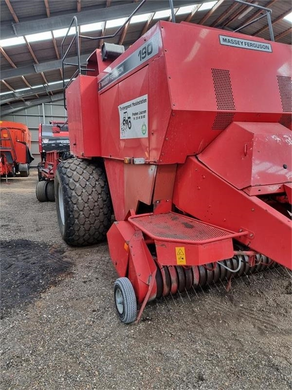 Massey Ferguson >190 bigpallepresser Parkland Ballevogn - Kvadratna balirka: slika Massey Ferguson >190 bigpallepresser Parkland Ballevogn - Kvadratna balirka Massey Ferguson >190 bigpallepresser Parkland Ballevogn - Kvadratna balirka: slika Massey Ferguson >190 bigpallepresser Parkland Ballevogn - Kvadratna balirka