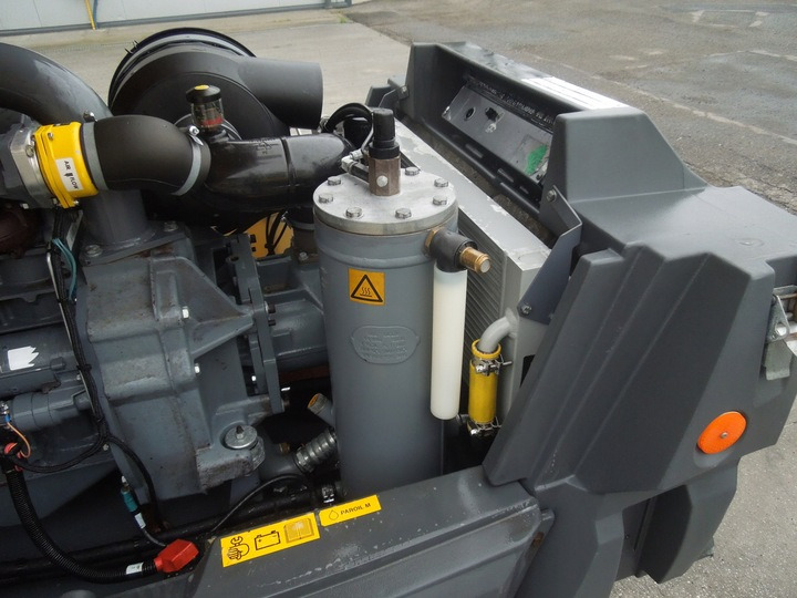 ATLAS COPCO XAS97 - Zračni kompresor: slika ATLAS COPCO XAS97 - Zračni kompresor ATLAS COPCO XAS97 - Zračni kompresor: slika ATLAS COPCO XAS97 - Zračni kompresor