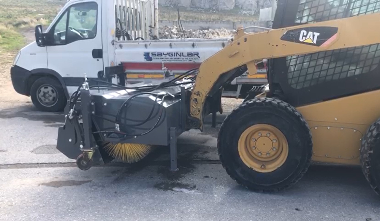 SAYGINLAR SKID STEER MOUNTED ROAD SWEEPER - Metla za Mini utovarivač: slika SAYGINLAR SKID STEER MOUNTED ROAD SWEEPER - Metla za Mini utovarivač SAYGINLAR SKID STEER MOUNTED ROAD SWEEPER - Metla za Mini utovarivač: slika SAYGINLAR SKID STEER MOUNTED ROAD SWEEPER - Metla za Mini utovarivač
