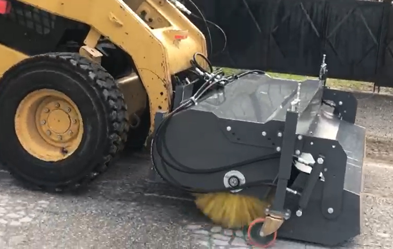 SAYGINLAR SKID STEER MOUNTED ROAD SWEEPER - Metla za Mini utovarivač: slika SAYGINLAR SKID STEER MOUNTED ROAD SWEEPER - Metla za Mini utovarivač SAYGINLAR SKID STEER MOUNTED ROAD SWEEPER - Metla za Mini utovarivač: slika SAYGINLAR SKID STEER MOUNTED ROAD SWEEPER - Metla za Mini utovarivač