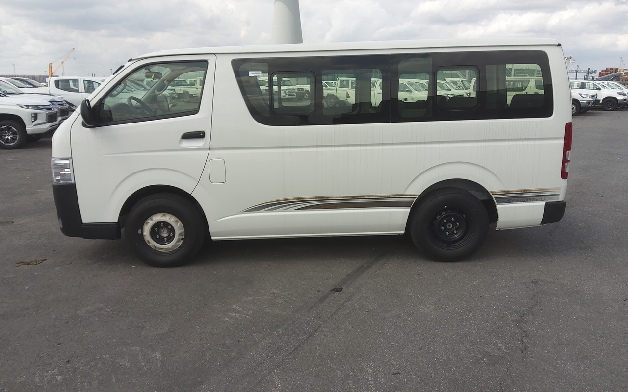 Toyota Hiace STANDARD ROOF 2.5L Diesel Manual - Minibus, Putnički kombi: slika Toyota Hiace STANDARD ROOF 2.5L Diesel Manual - Minibus, Putnički kombi Toyota Hiace STANDARD ROOF 2.5L Diesel Manual - Minibus, Putnički kombi: slika Toyota Hiace STANDARD ROOF 2.5L Diesel Manual - Minibus, Putnički kombi