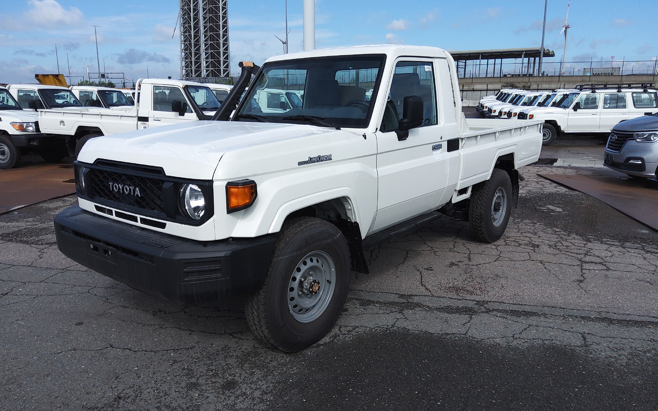 Toyota Land cruiser 79 hzj 79 single cab 4.2L Diesel Manual FACELIFT DIFF LOCK+FREEWHEEL HUB - Pick-up: slika Toyota Land cruiser 79 hzj 79 single cab 4.2L Diesel Manual FACELIFT DIFF LOCK+FREEWHEEL HUB - Pick-up Toyota Land cruiser 79 hzj 79 single cab 4.2L Diesel Manual FACELIFT DIFF LOCK+FREEWHEEL HUB - Pick-up: slika Toyota Land cruiser 79 hzj 79 single cab 4.2L Diesel Manual FACELIFT DIFF LOCK+FREEWHEEL HUB - Pick-up