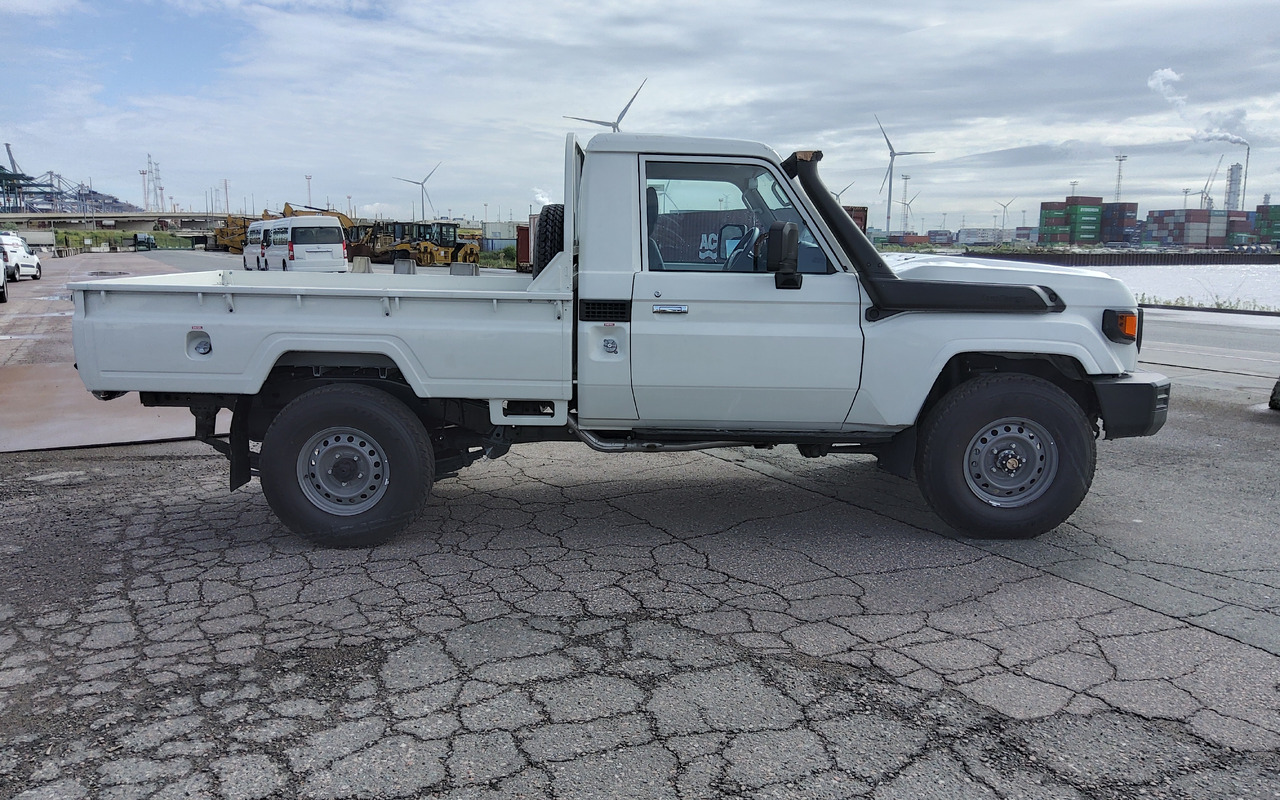 Toyota Land cruiser 79 hzj 79 single cab 4.2L Diesel Manual FACELIFT DIFF LOCK+FREEWHEEL HUB - Pick-up: slika Toyota Land cruiser 79 hzj 79 single cab 4.2L Diesel Manual FACELIFT DIFF LOCK+FREEWHEEL HUB - Pick-up Toyota Land cruiser 79 hzj 79 single cab 4.2L Diesel Manual FACELIFT DIFF LOCK+FREEWHEEL HUB - Pick-up: slika Toyota Land cruiser 79 hzj 79 single cab 4.2L Diesel Manual FACELIFT DIFF LOCK+FREEWHEEL HUB - Pick-up