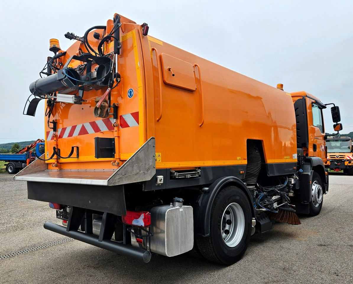 MAN TGM 18.250 Euro6 BROCK SL200 L+R Aufbaumotor - Cestovna čistilica: slika MAN TGM 18.250 Euro6 BROCK SL200 L+R Aufbaumotor - Cestovna čistilica MAN TGM 18.250 Euro6 BROCK SL200 L+R Aufbaumotor - Cestovna čistilica: slika MAN TGM 18.250 Euro6 BROCK SL200 L+R Aufbaumotor - Cestovna čistilica