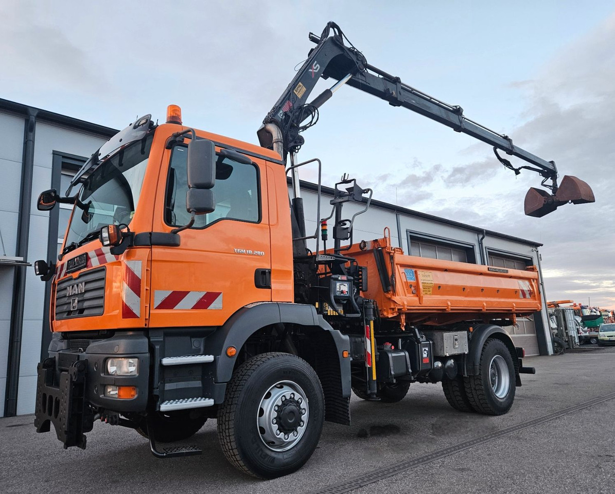 MAN TGM 18.280 4x4 HIAB 111-3 Funk Kran Winterdienst - Kiper, Kamion s kranom: slika MAN TGM 18.280 4x4 HIAB 111-3 Funk Kran Winterdienst - Kiper, Kamion s kranom MAN TGM 18.280 4x4 HIAB 111-3 Funk Kran Winterdienst - Kiper, Kamion s kranom: slika MAN TGM 18.280 4x4 HIAB 111-3 Funk Kran Winterdienst - Kiper, Kamion s kranom